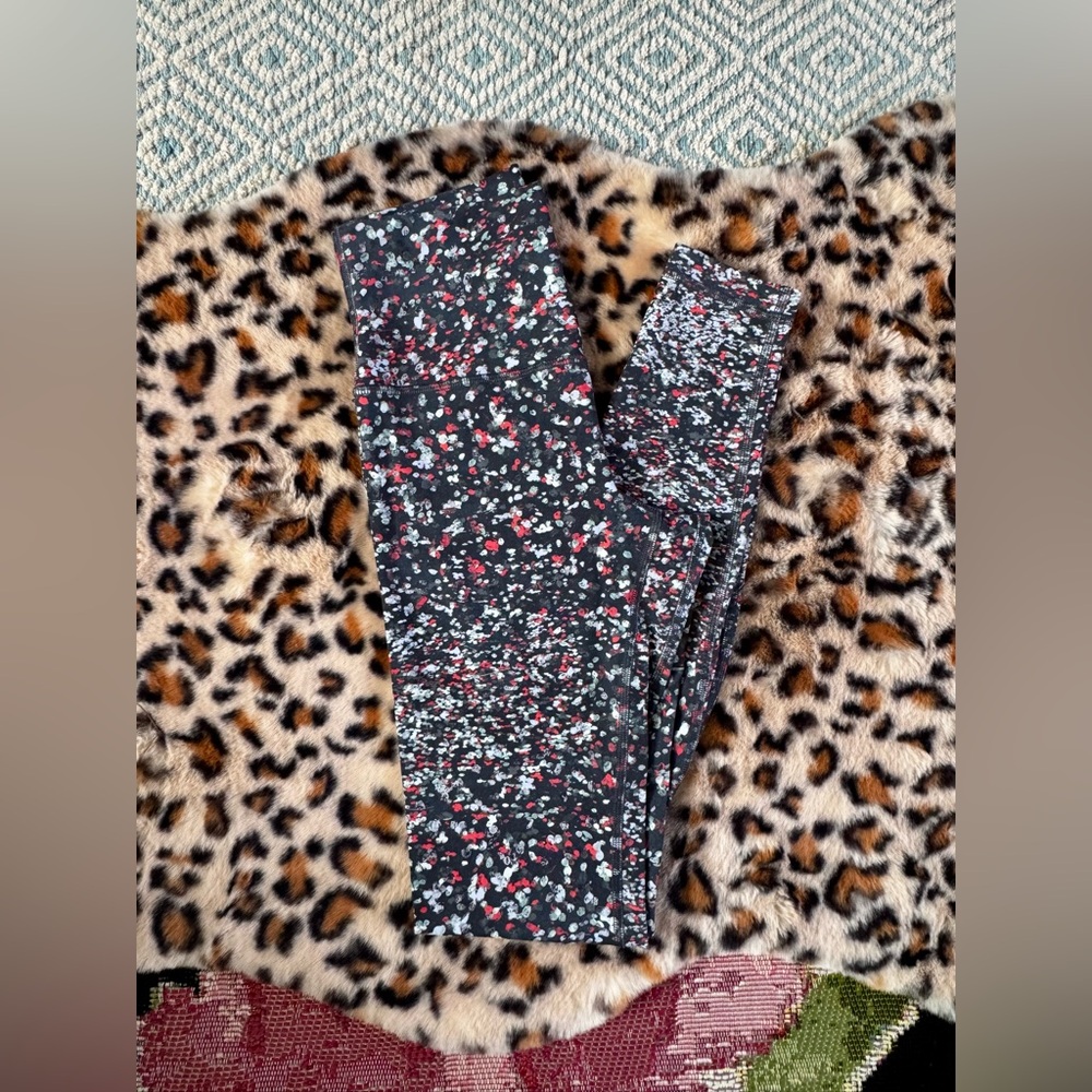 Lululemon size 4 leggings